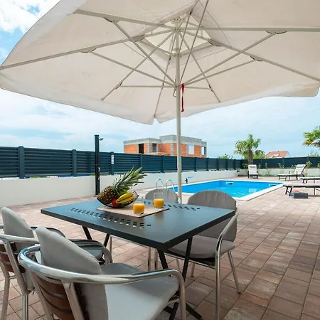 Luxury Valentina With Heated Pool Near The Sea- By Ta Leut Agency Villa *