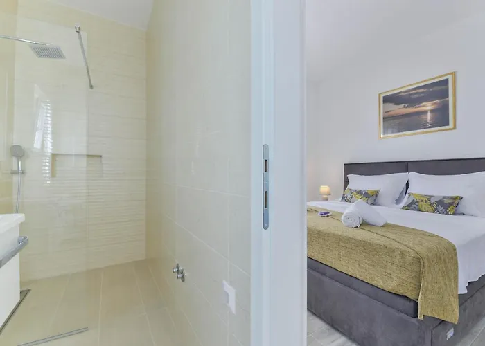 Luxury Valentina With Heated Pool Near The Sea- By Ta Leut Agency فيلة *