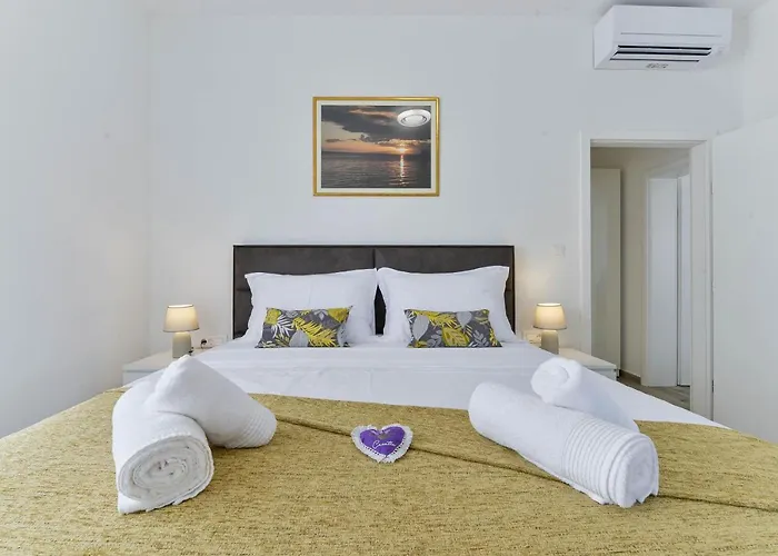Luxury Valentina With Heated Pool Near The Sea- By Ta Leut Agency فيلة فرسي