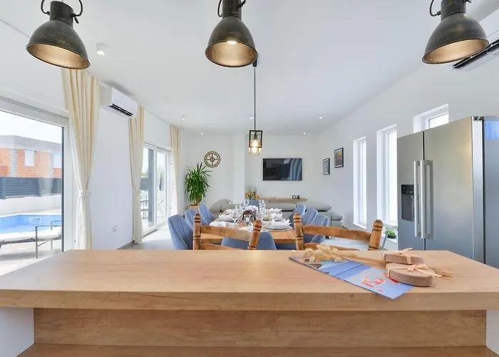 Luxury Valentina With Heated Pool Near The Sea- By Ta Leut Agency Villa Vrsi