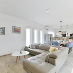 Luxury Valentina With Heated Pool Near The Sea- By Ta Leut Agency Villa