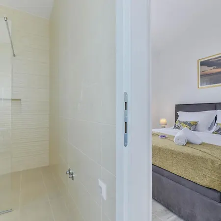 Luxury Valentina With Heated Pool Near The Sea- By Ta Leut Agency Βίλα *