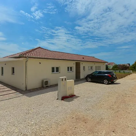 Luxury Rita Regina With Heated Pool Near The Sea- By Ta Leut Agency Villa *