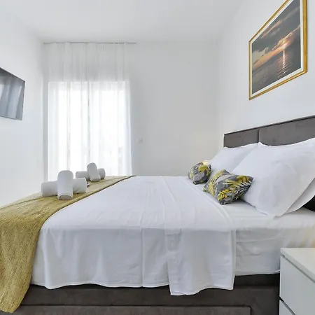 Luxury Valentina With Heated Pool Near The Sea- By Ta Leut Agency * Vrsi