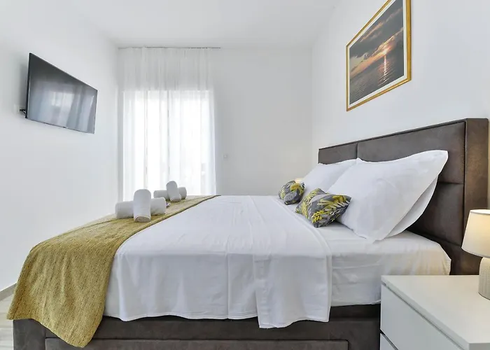 Luxury Valentina With Heated Pool Near The Sea- By Ta Leut Agency * Vrsi